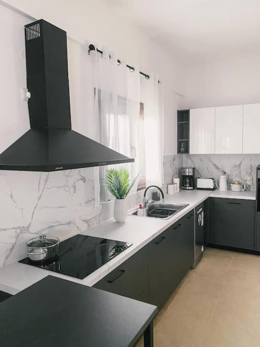 Md Residence Near The Beach W Bbq And Private Parking 赫索尼索斯 外观 照片